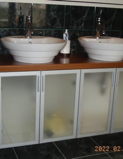 Studio B - Kupaonski namještaj 007